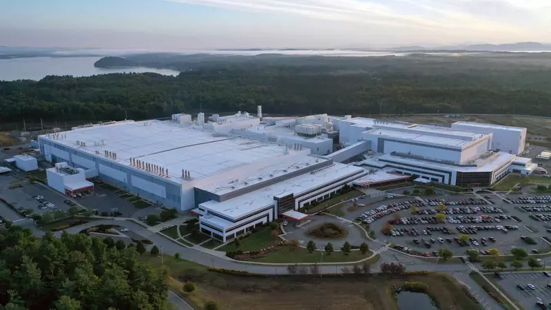 From Fab to the Field: Accelerating Trusted U.S. Semiconductor Onshoring for Mission-Critical Defense